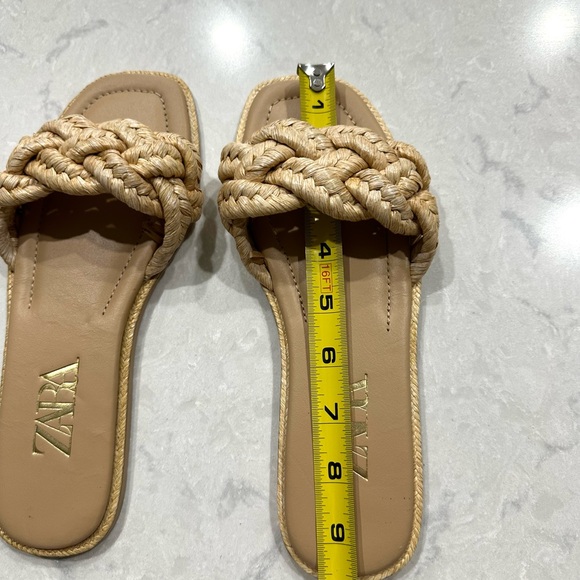Zara women’s tan woven raffia flat sandals / slides size 37 - Picture 10 of 11